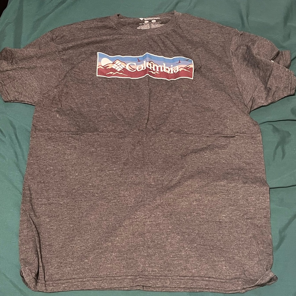 Columbia graphic tee